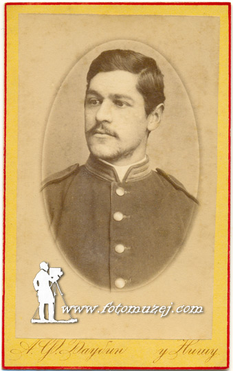 Muškarac u uniformi (autor Albert Baubin)